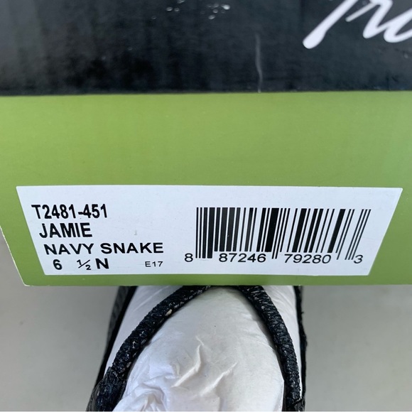 Trotters Women's Jamie Navy Snake Leather Mary Jane Pump Heels Size US 6.5 N - Picture 9 of 9